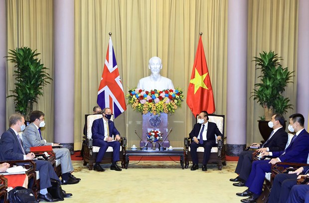 推动越南与英国战略伙伴关系深入、高效、务实发展